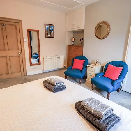 The Old Betting Shop בית נופש